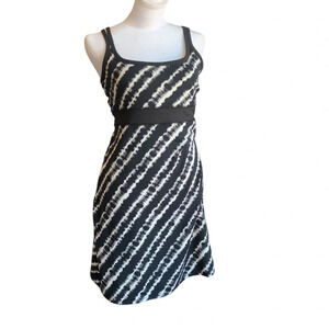 SOYBU women's XS black and white dress with built in bra